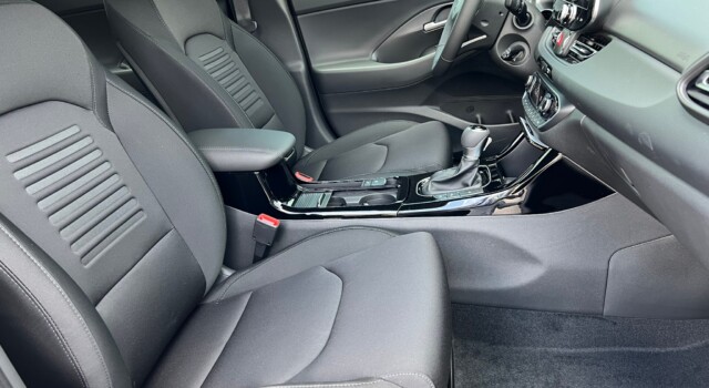 HYUNDAI i30 1.5 T-GDi Amplia 48V MH DCT