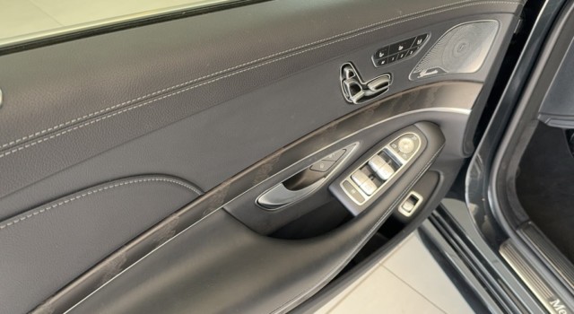 MERCEDES-BENZ S 560 4Matic