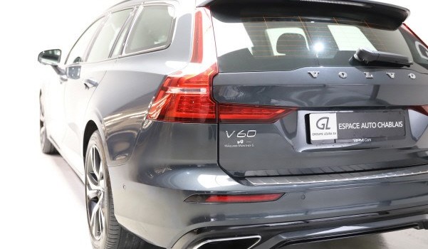 VOLVO V60 T6 eAWD R-Design