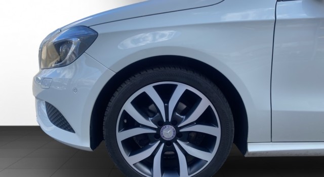 MERCEDES-BENZ A 180 Style