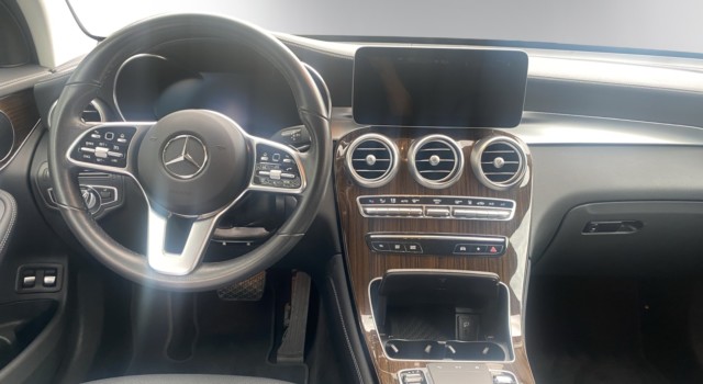 MERCEDES-BENZ GLC 300 e AMG Line 4Matic