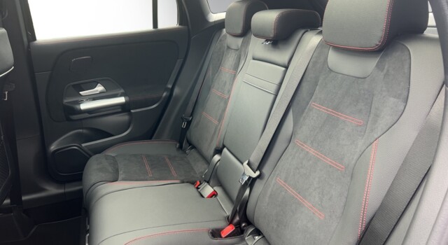 MERCEDES-BENZ GLA 220 4Matic 8G-DCT