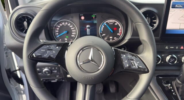 MERCEDES-BENZ ECITAN STANDARD 2716MM