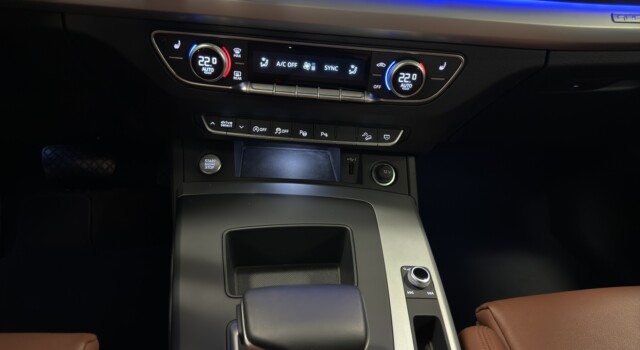 AUDI Q5 45 TFSI Black Edition quattro S-tronic