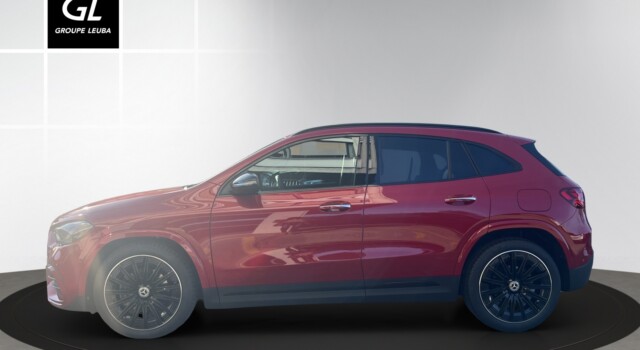 MERCEDES-BENZ GLA 200 Night Star 7G-DCT