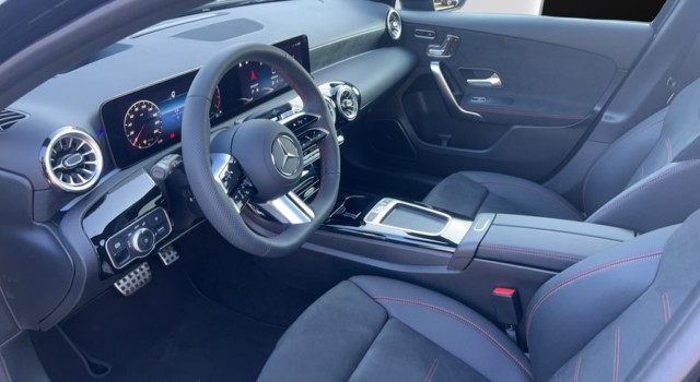 MERCEDES-BENZ A 220 4Matic 8G-DCT