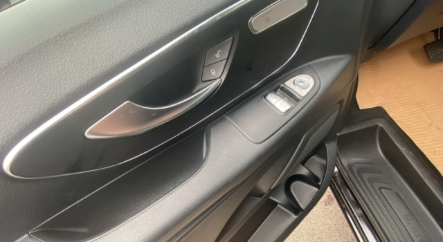 MERCEDES-BENZ VITO 119 CDI Lang Tourer 9G-Tronic 4M Select 9 places