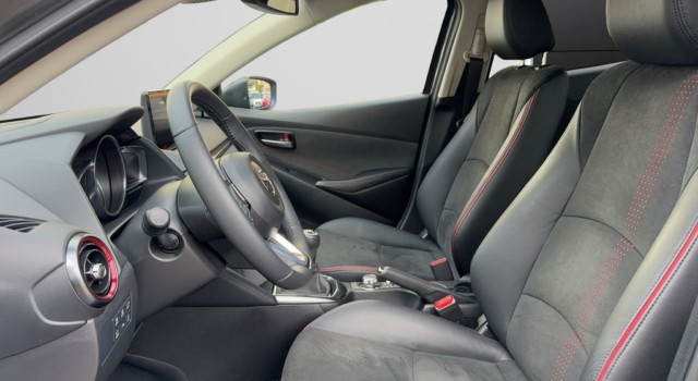 MAZDA 2 SKYACTIV-G 90 Mild Hybrid Homura Aka
