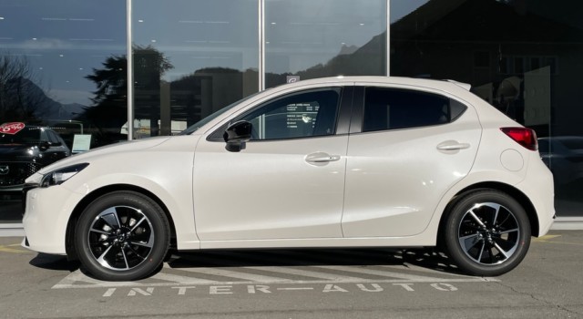 MAZDA 2 SKYACTIV-G 90 Homura Aka Automat
