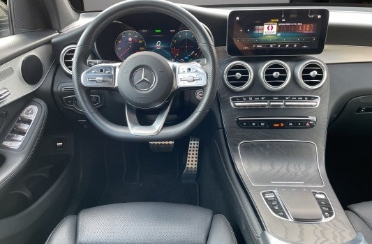 MERCEDES-BENZ GLC 300 AMG Line 4Matic