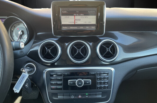 MERCEDES-BENZ CLA 250 4Matic