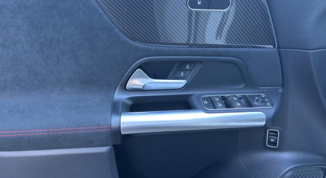 MERCEDES-BENZ GLA 250 4Matic 8G-DCT Swiss Star