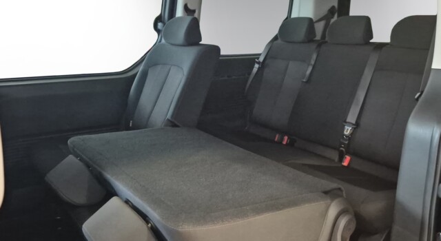 HYUNDAI STARIA Wagon 2.2 CRDi Amplia 4WD A