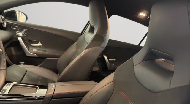 MERCEDES-BENZ A 220 4Matic 8G-DCT