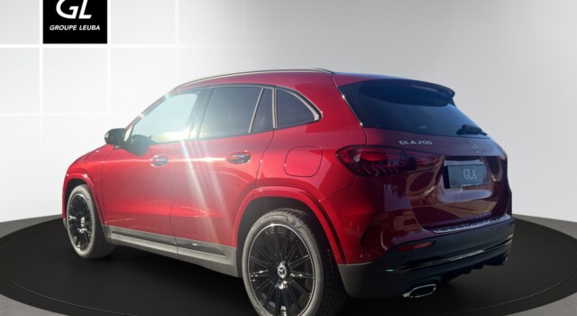 MERCEDES-BENZ GLA 200 Night Star 7G-DCT