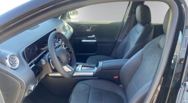MERCEDES-BENZ GLA 250 4Matic 8G-DCT Swiss Star