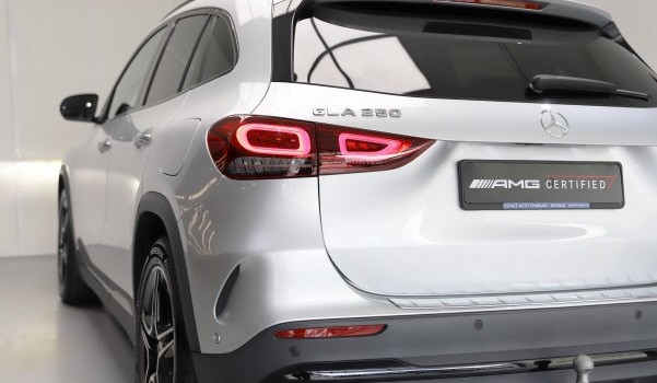 MERCEDES-BENZ GLA 250 AMG Line 4Matic