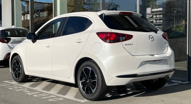 MAZDA 2 SKYACTIV-G 90 Homura Aka Automat
