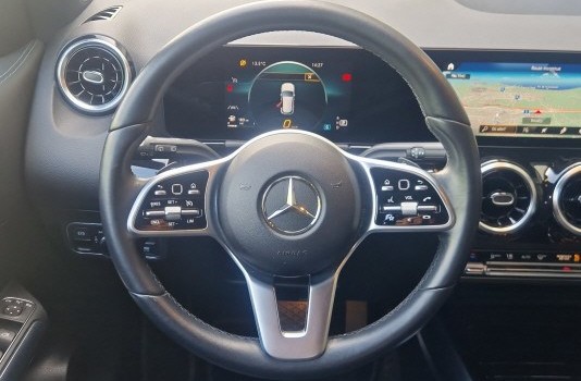 MERCEDES-BENZ GLA 250 Progressive4Matic