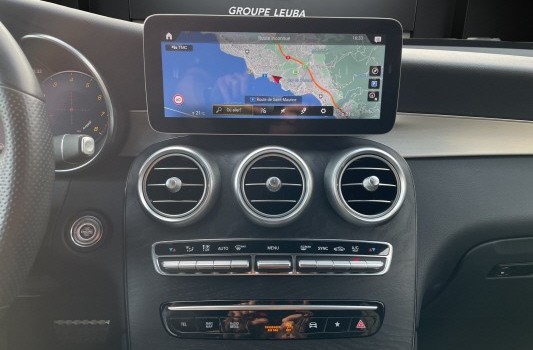 MERCEDES-BENZ GLC 300 AMG Line 4Matic