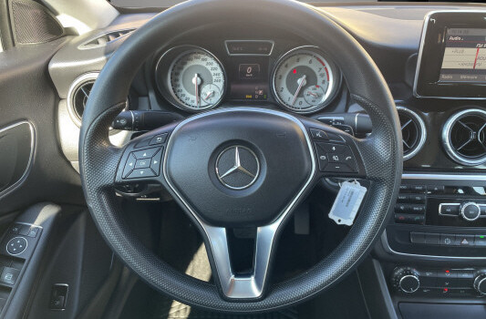 MERCEDES-BENZ CLA 250 4Matic