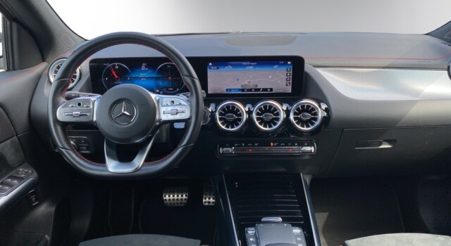 MERCEDES-BENZ EQA 350 AMG Line 4Matic