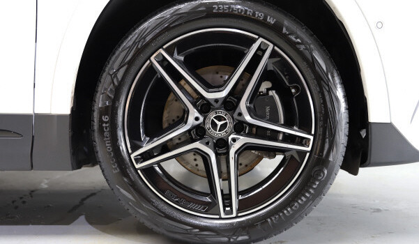 MERCEDES-BENZ GLA 220 d 4Matic 8G-DCT