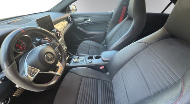 MERCEDES-BENZ CLA 45 AMG 4Matic Speedshift