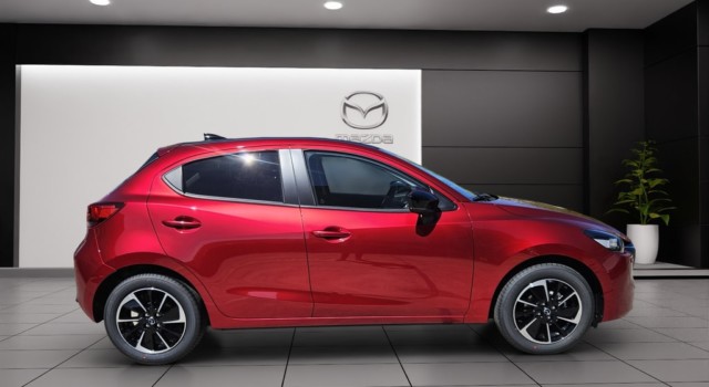 MAZDA 2 SKYACTIV-G 90 Homura Aka Automat