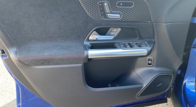 MERCEDES-BENZ EQA 350 66,5 kWh 4Matic Excellence