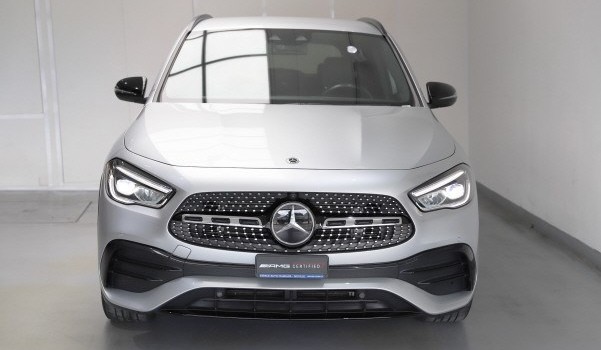 MERCEDES-BENZ GLA 250 AMG Line 4Matic