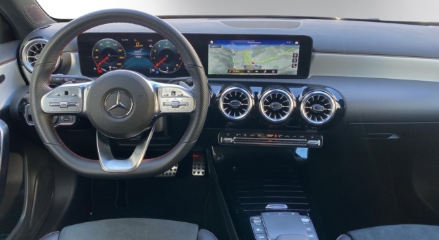 MERCEDES-BENZ A 180 Night Star AMG Line
