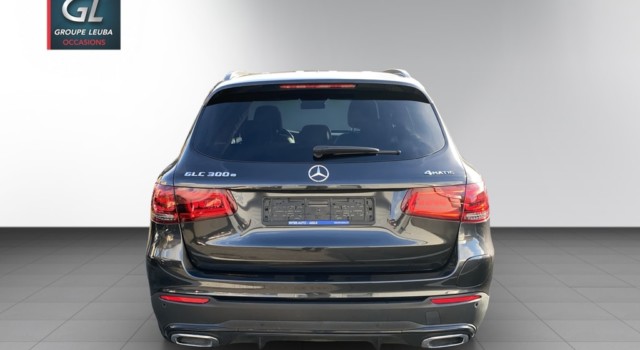 MERCEDES-BENZ GLC 300 e AMG Line 4Matic