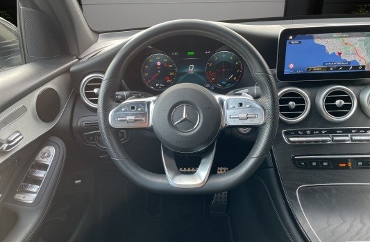 MERCEDES-BENZ GLC 300 AMG Line 4Matic