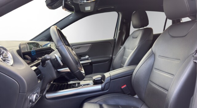 MERCEDES-BENZ EQA 350 AMG Line 4Matic