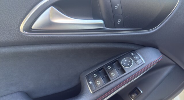 MERCEDES-BENZ CLA 45 AMG 4Matic Speedshift