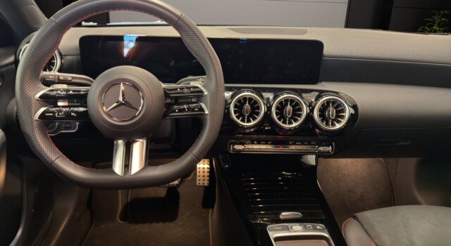 MERCEDES-BENZ A 220 4Matic 8G-DCT
