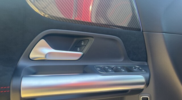 MERCEDES-BENZ GLA 200 Night Star 7G-DCT