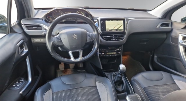 PEUGEOT 2008 1.2 PureTech Allure