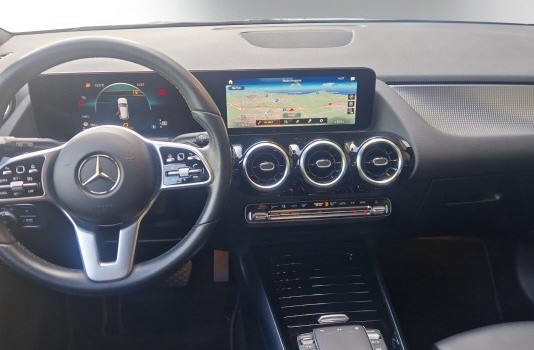 MERCEDES-BENZ GLA 250 Progressive4Matic