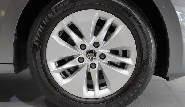 SKODA OCTAVIA 1.5 TSI mHEV Amb.