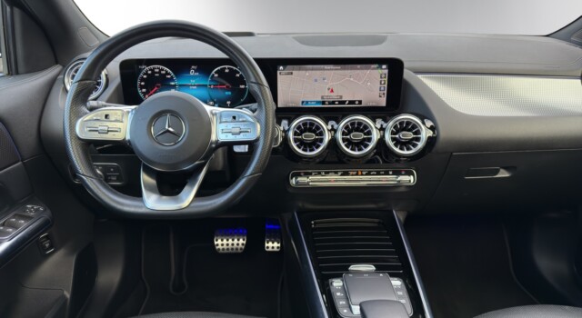 MERCEDES-BENZ EQA 350 AMG Line 4Matic