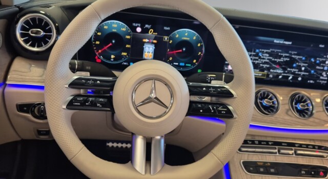 MERCEDES-BENZ E 200 Cabriolet 4Matic AMG Line 9G-Tronic