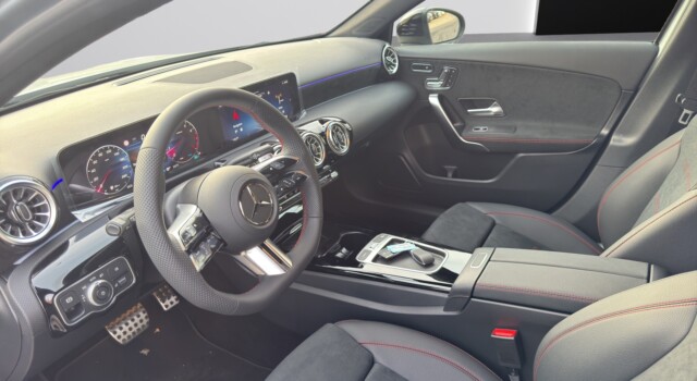 MERCEDES-BENZ A 220 4Matic 8G-DCT