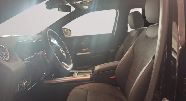 MERCEDES-BENZ GLA 220 4Matic 8G-DCT