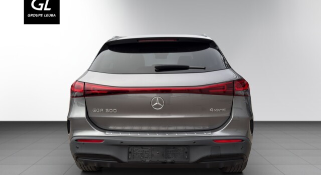 MERCEDES-BENZ EQA 300 AMG Line 4Matic
