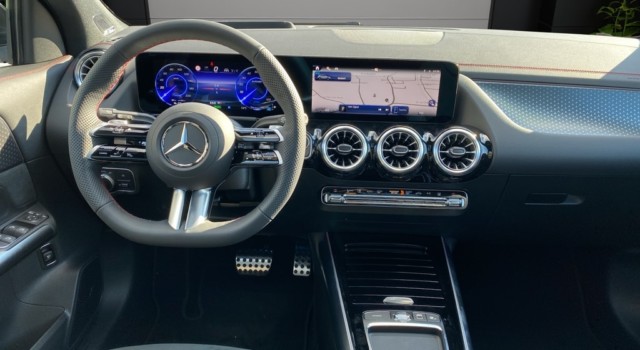 MERCEDES-BENZ EQA 350 66,5 kWh 4Matic Excellence