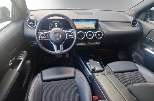 MERCEDES-BENZ GLA 250 Progressive4Matic