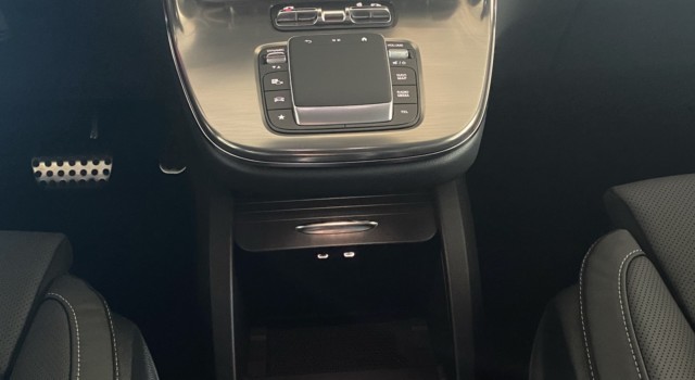 MERCEDES-BENZ V 300 d lang Swiss Edition 4Matic 9G-Tronic