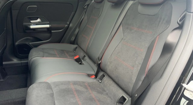 MERCEDES-BENZ GLA 250 4Matic 8G-DCT Swiss Star